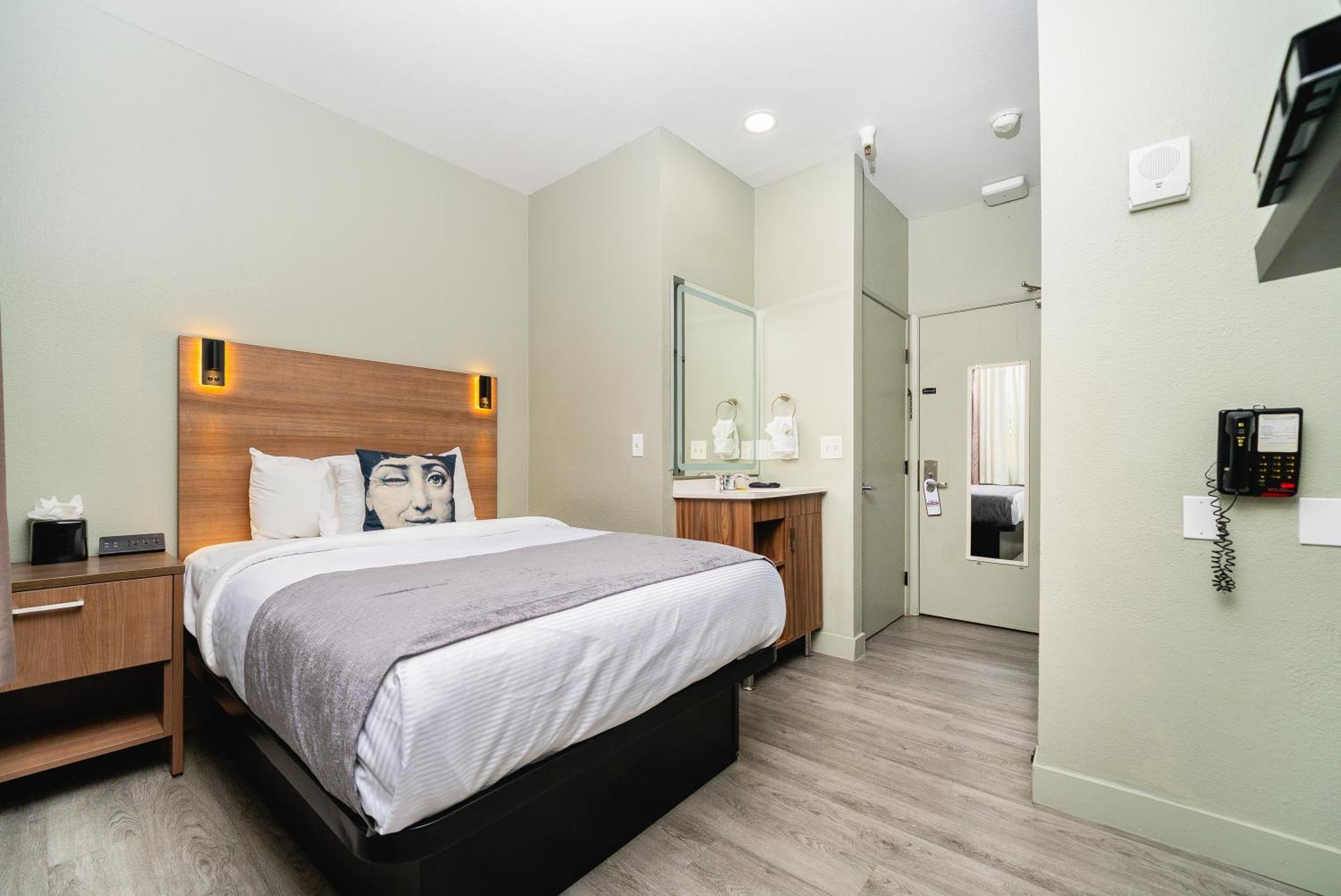 Urban Boutique Hotel- Little Italy, Downtown Сан Диего Екстериор снимка